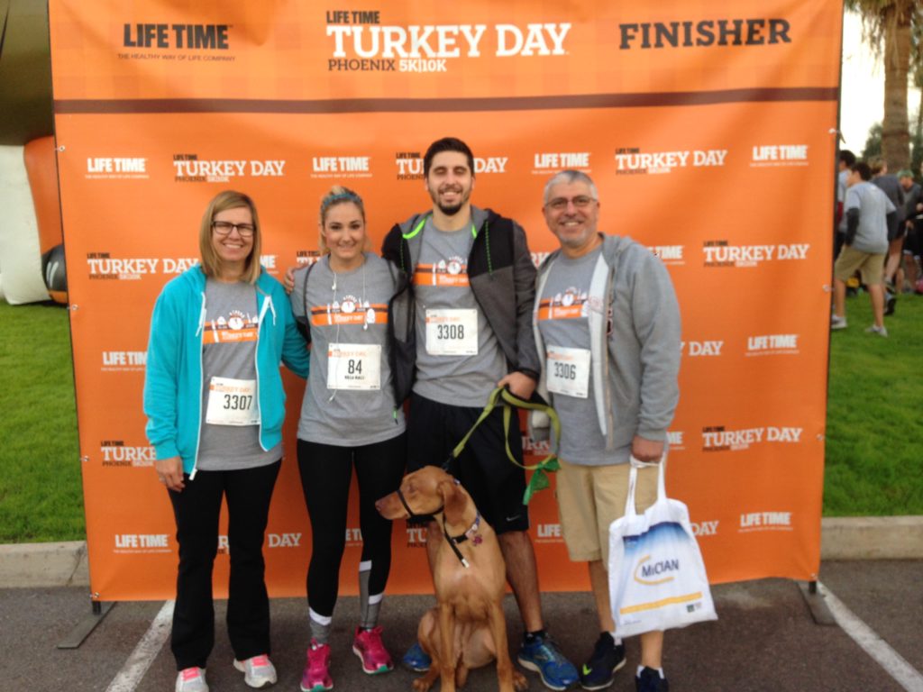 turkey day 10k family photo