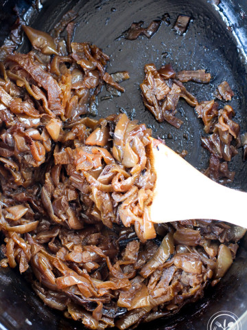 slow cooker caramelized onions