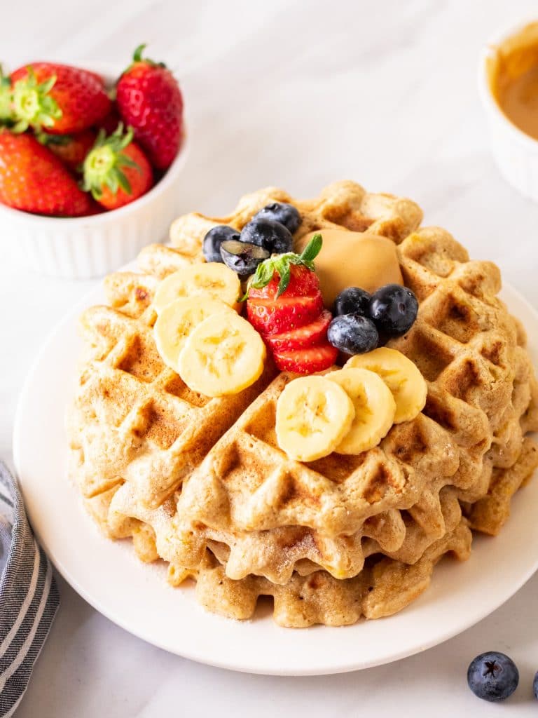 Banana Oatmeal Waffles - Hungry Hobby