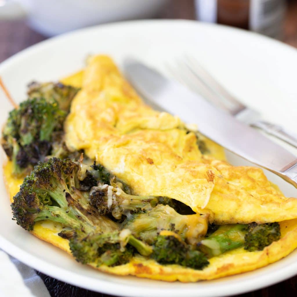 Roasted Broccoli Omelet - Hungry Hobby