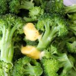 how to steam broccoli in the microwave